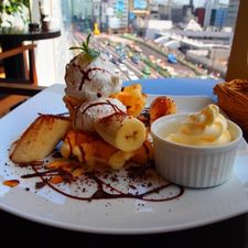 Dondurmalı Meyveli Waffle